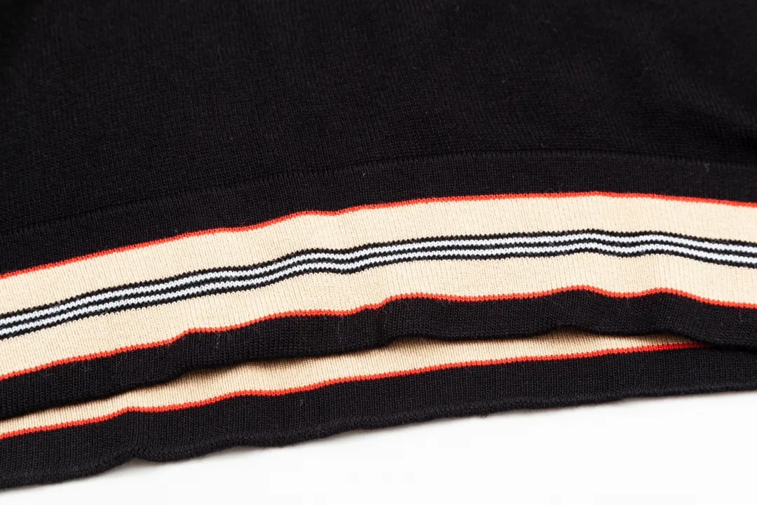 BURBERRY 。Classic T ， ， ， ， ❗️❗️ ， ！ ， ！ :Black Size:M L XL XXL